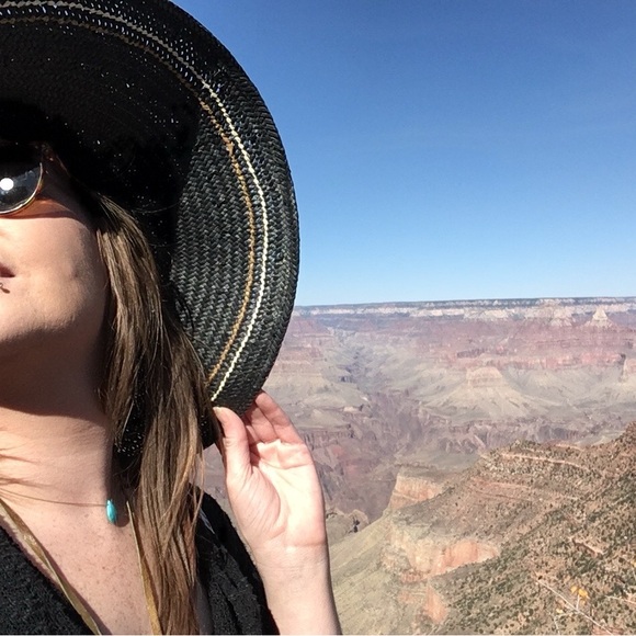 Hullo - Picture 7 of 7